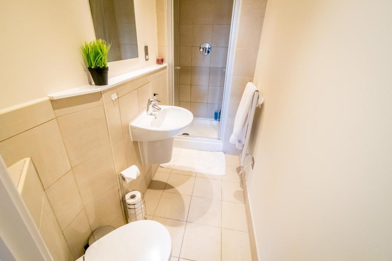 Spacious City 2 Bed, 2 Bath, Free Parking & Wifi Σέφιλντ Εξωτερικό φωτογραφία