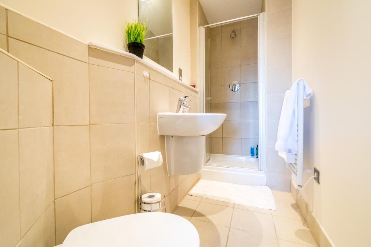 Spacious City 2 Bed, 2 Bath, Free Parking & Wifi Σέφιλντ Εξωτερικό φωτογραφία
